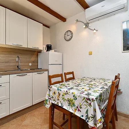 Апартаменты Suzi 2381 *